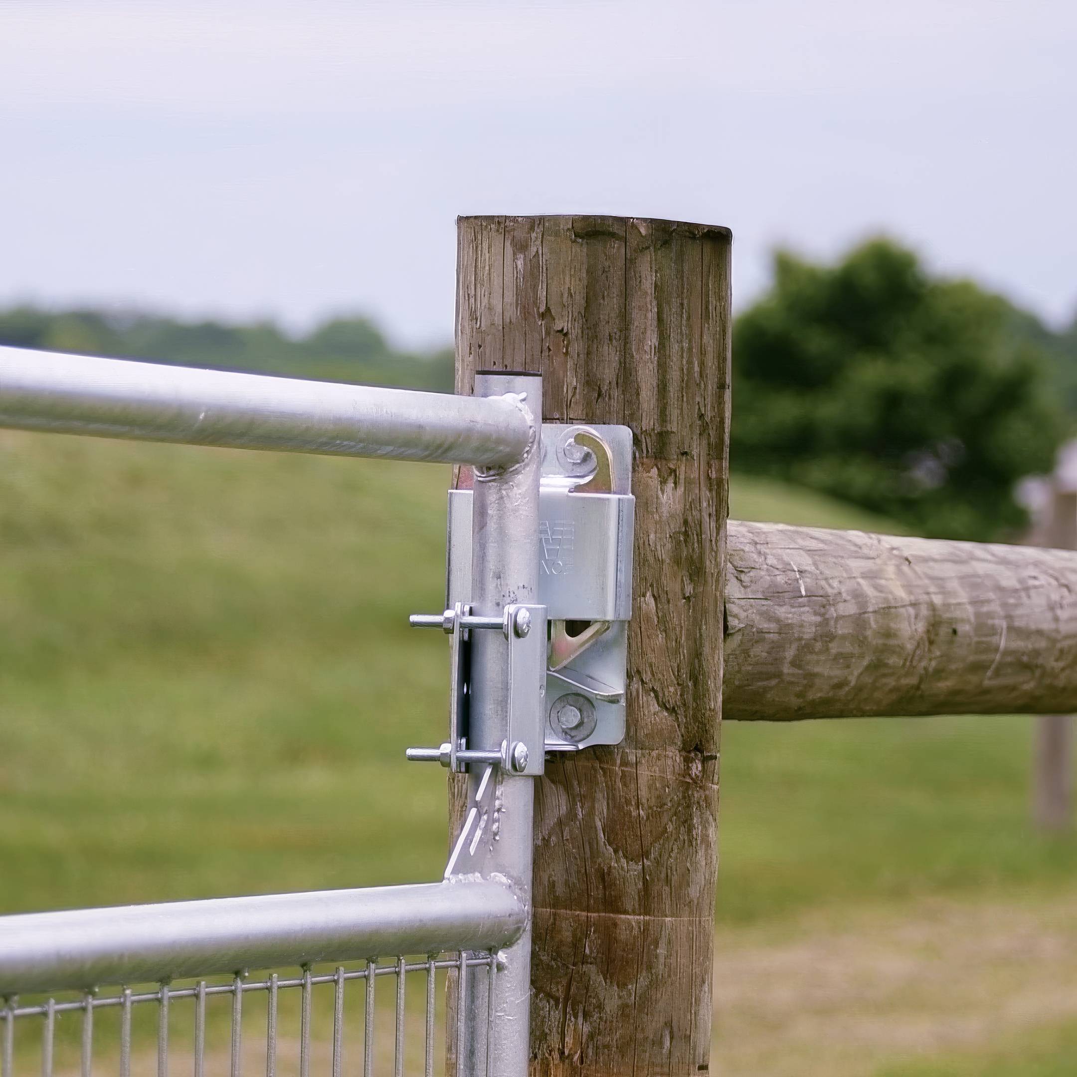 KIWI Sure-Latch Lockable Gate Latch